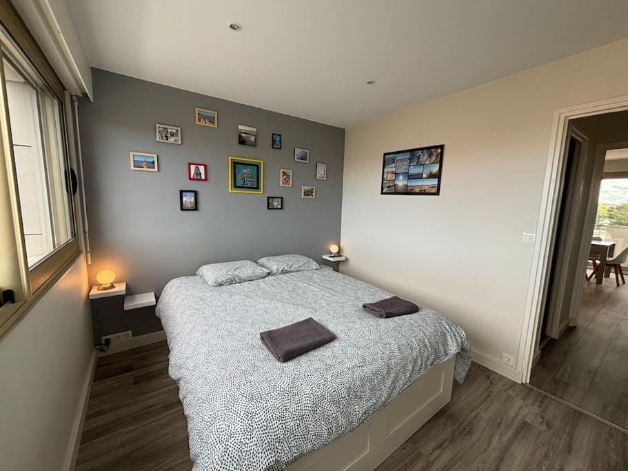 Bed, Photo of the whole room