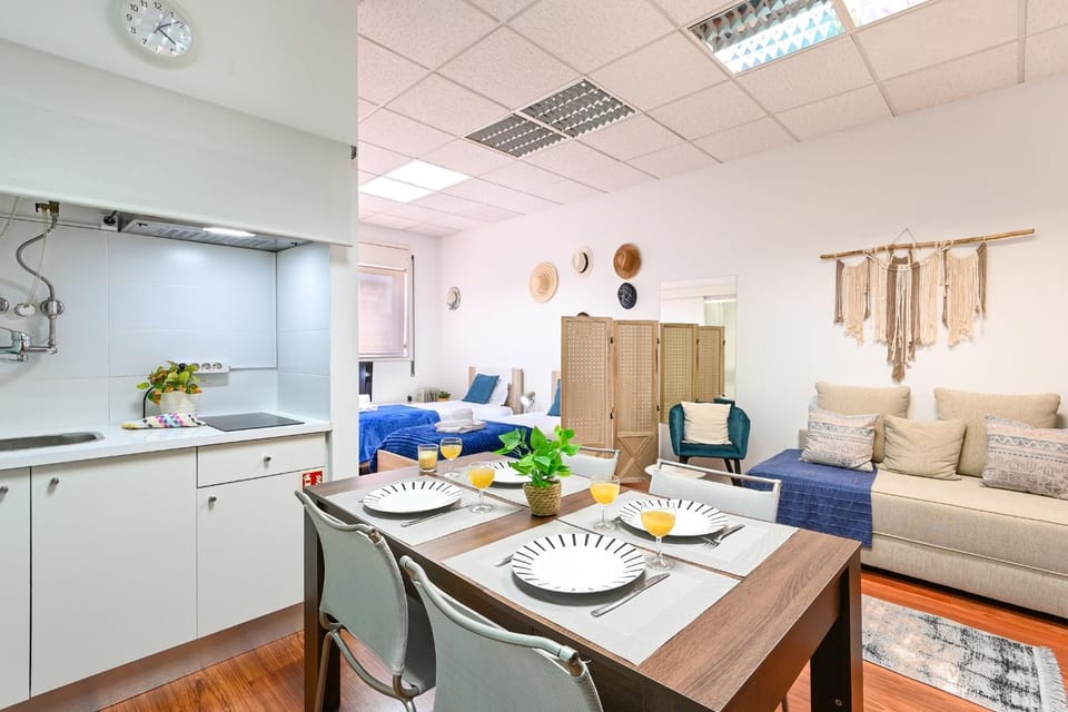 Kitchen or kitchenette, Living room, Dining area, minibar