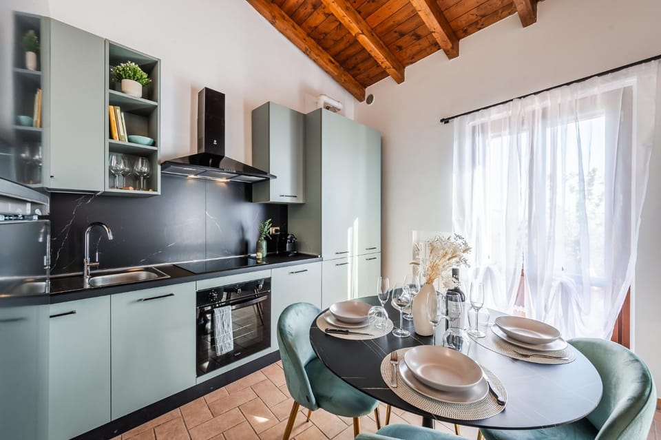 Coffee/tea facilities, Kitchen or kitchenette, Living room, dishwasher, pet friendly, stove, toaster, kitchen