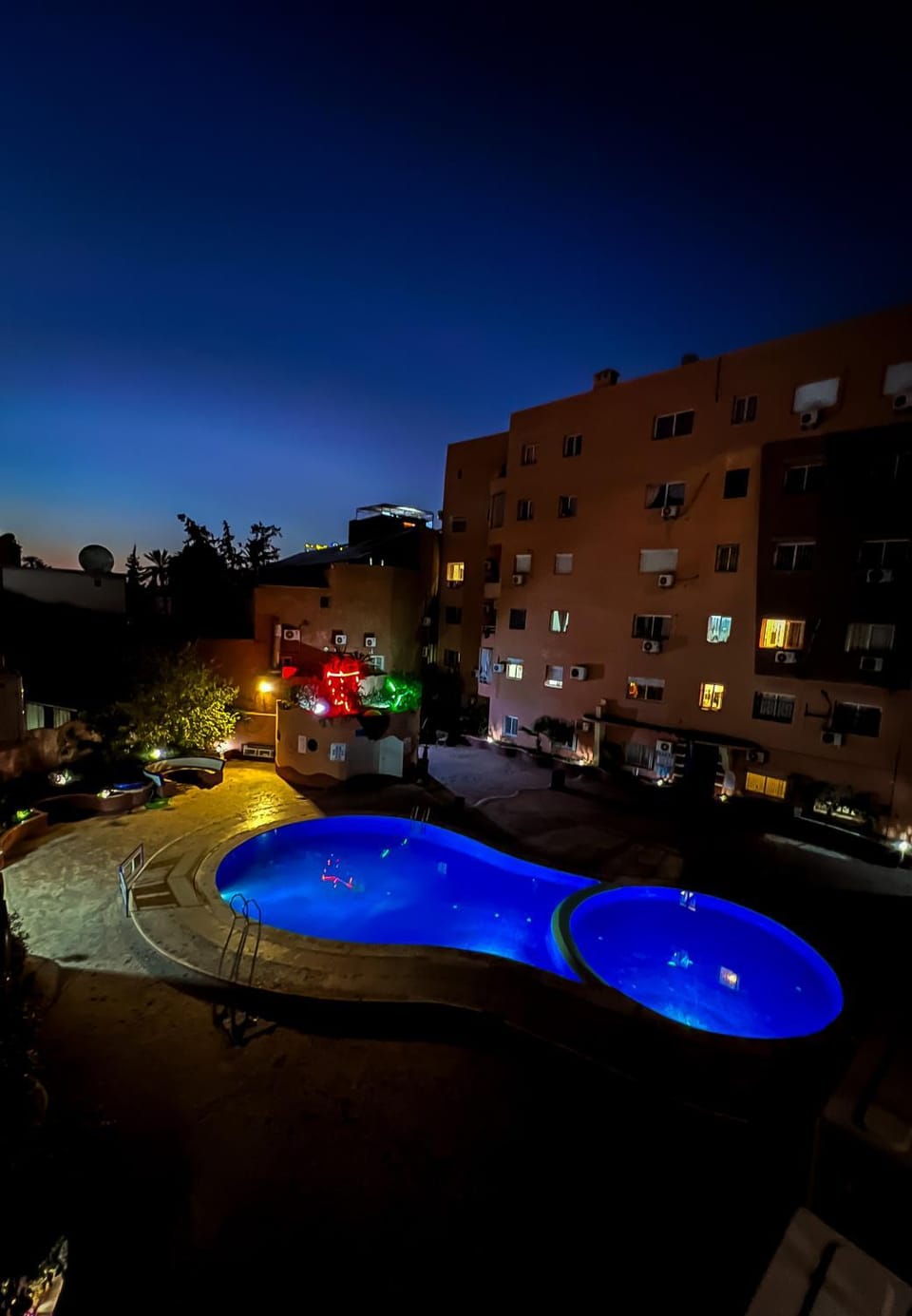 Night, Pool view, Swimming pool, Swimming pool, bunk bed, Parking, sunbed