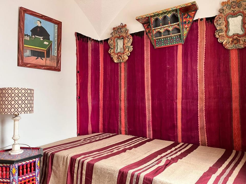 Bed, Photo of the whole room, Decorative detail, Bedroom