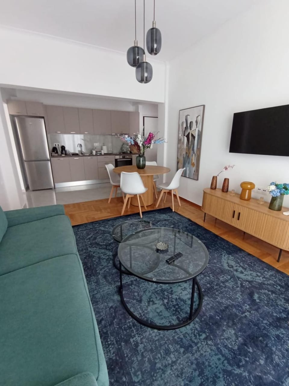 TV and multimedia, Living room, Dining area