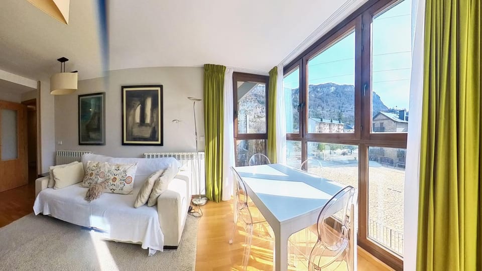 La Casa de Ra - tucasaenlospirineos Apartment in Aragon