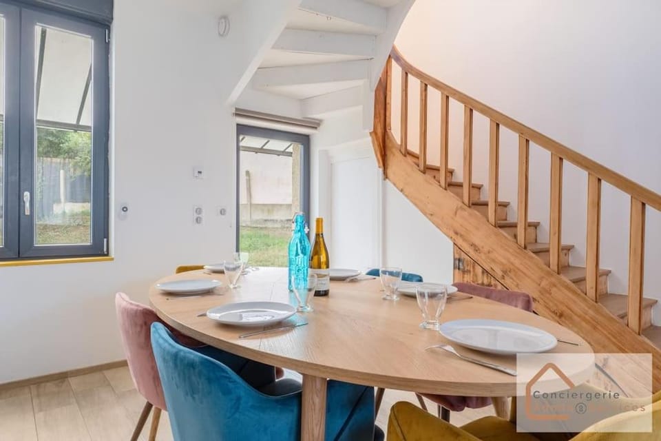Dining area, Garden view