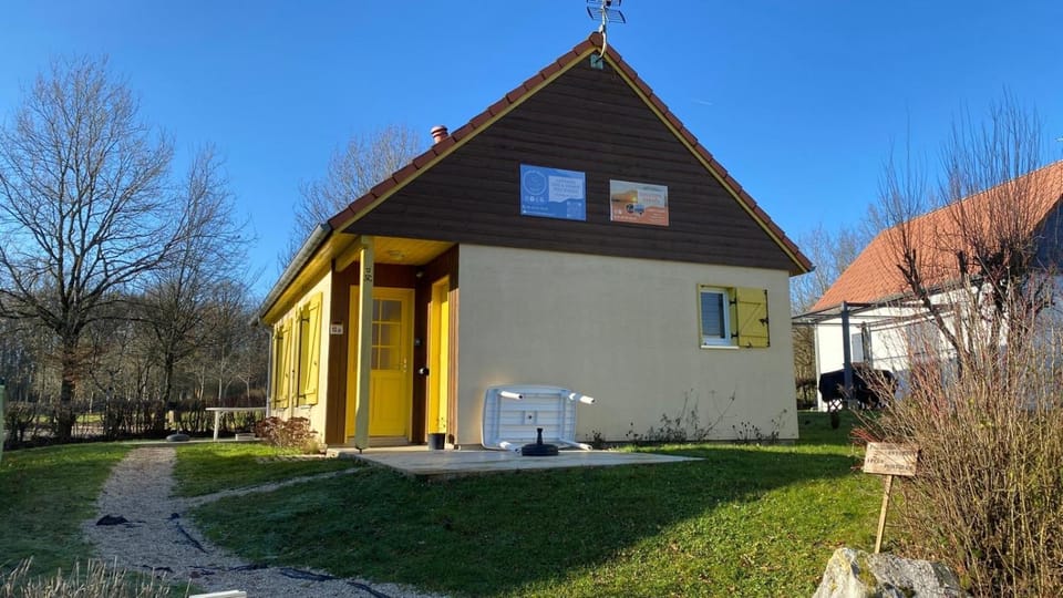 Cottage 12A jusque 4 pers Bulle Der Lac du Der House in Giffaumont-Champaubert
