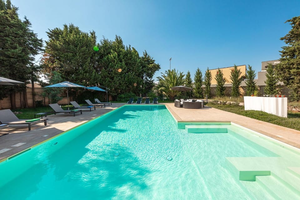 Solarium, Swimming pool, Swimming pool