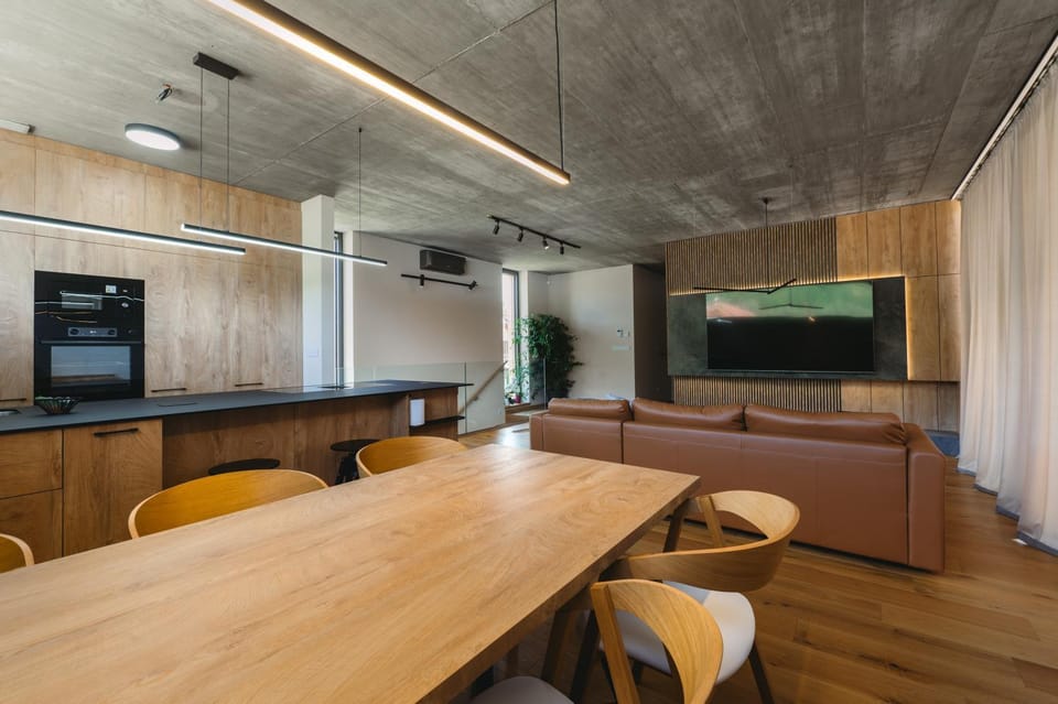 Communal lounge/ TV room, Kitchen or kitchenette, Living room