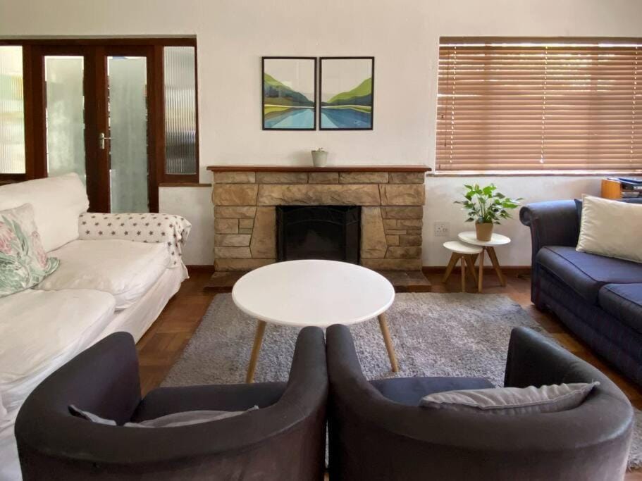 Living room, Seating area, fireplace