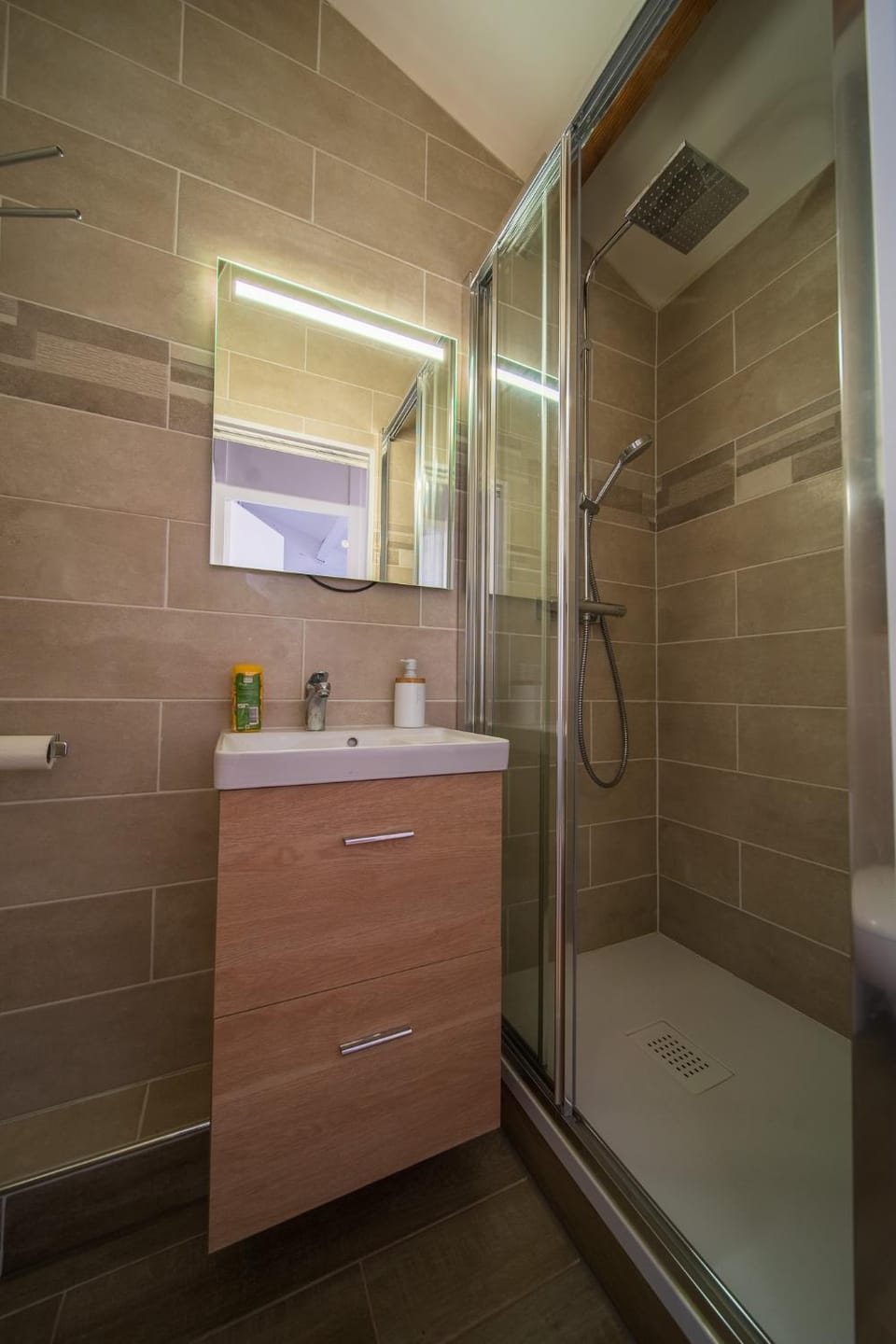 Shower, Toilet, hair dryier