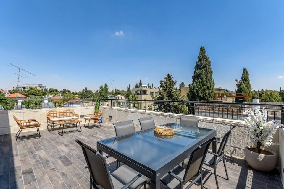 Property building, Balcony/Terrace