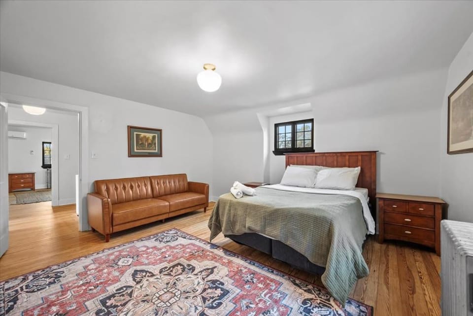 The Walnut Suites - The Family Suite House in Shadyside