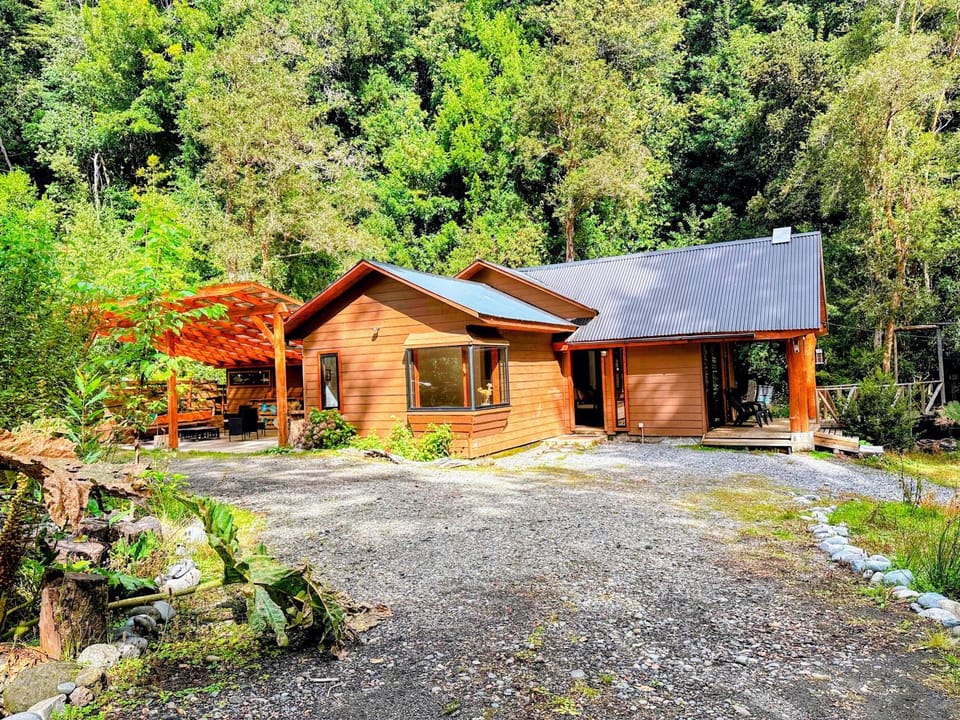 Cabañas Alto del Bosque House in Los Ríos, Chile