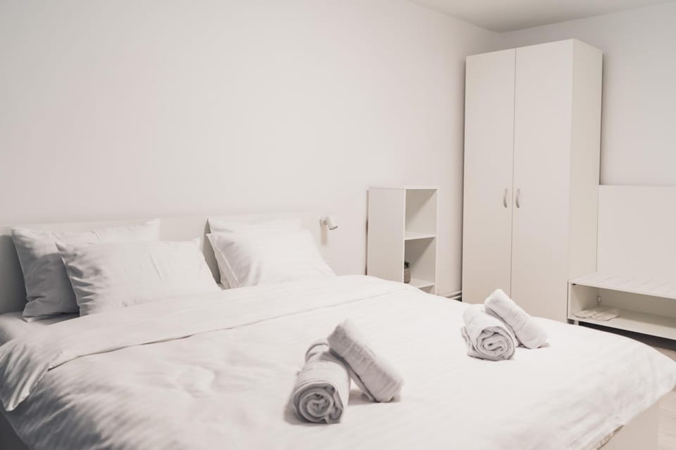 Bed, Photo of the whole room, Bedroom, towels, wardrobe