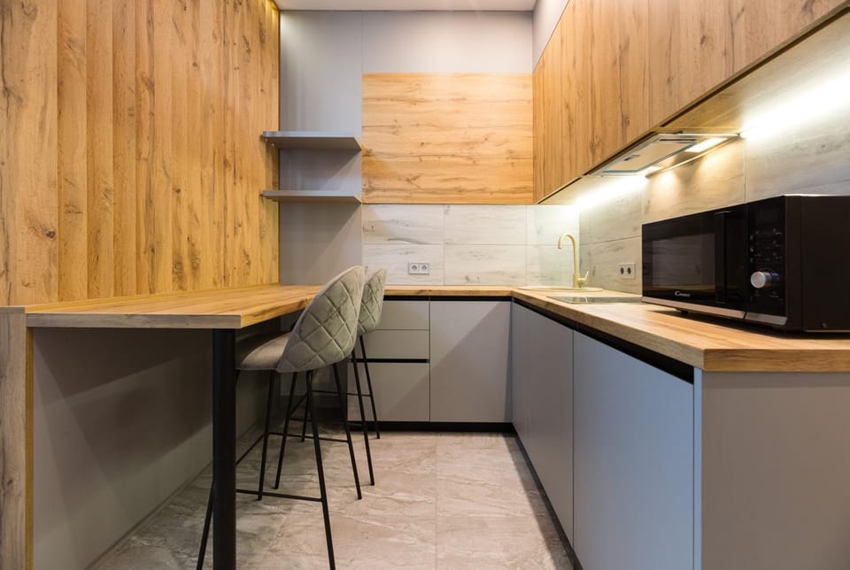 Kitchen or kitchenette, Dining area, stove