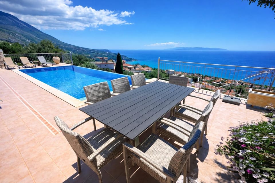 Dining area, Mountain view, Sea view, Swimming pool