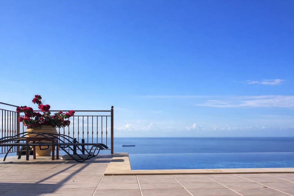 Sea view, Swimming pool