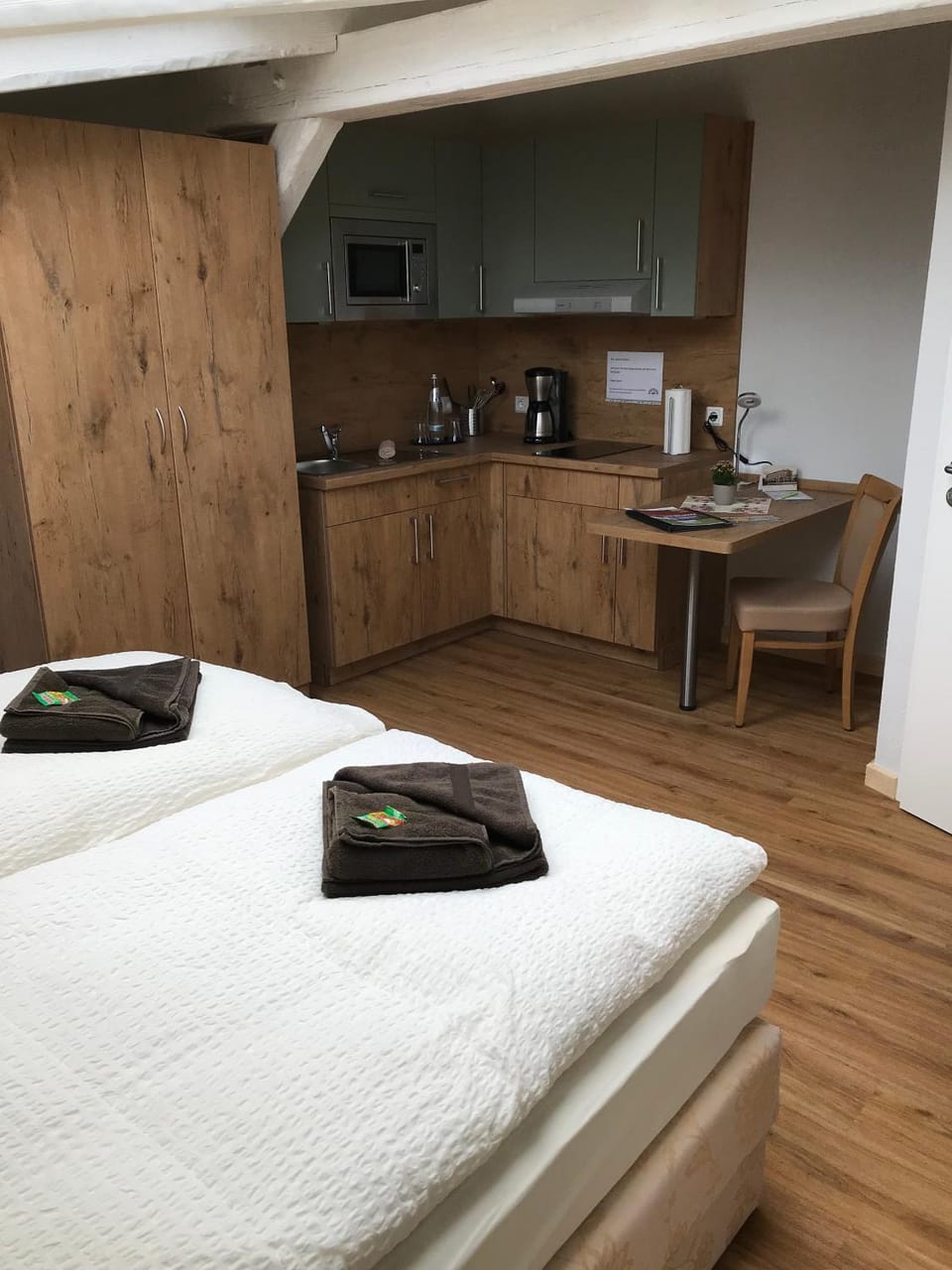 Bed, Kitchen or kitchenette