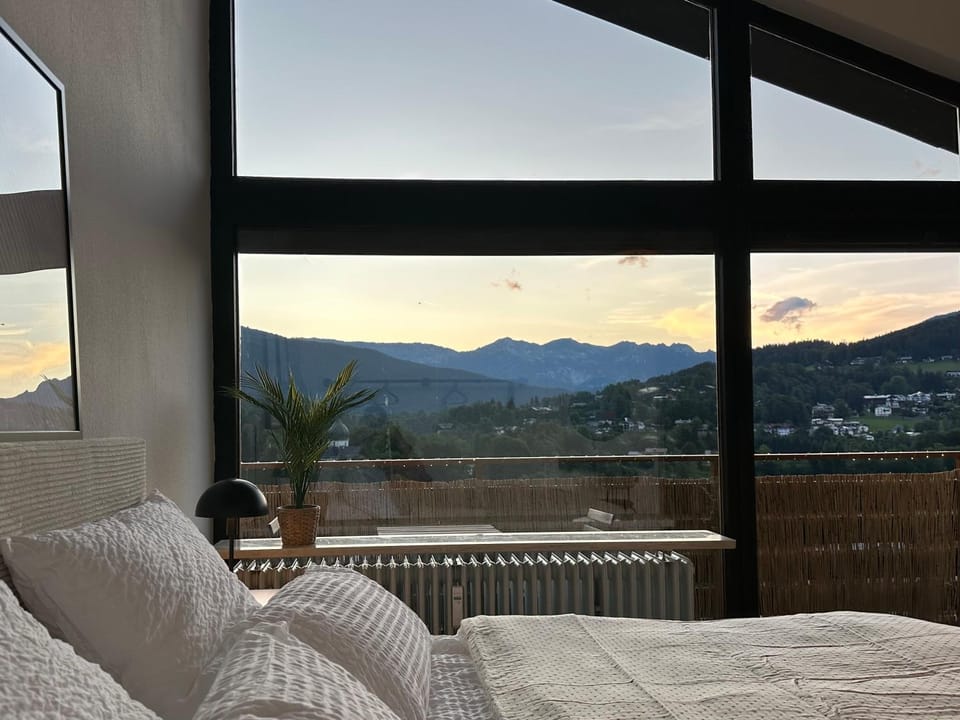 Bed, Natural landscape, View (from property/room), Balcony/Terrace, Bedroom, Mountain view