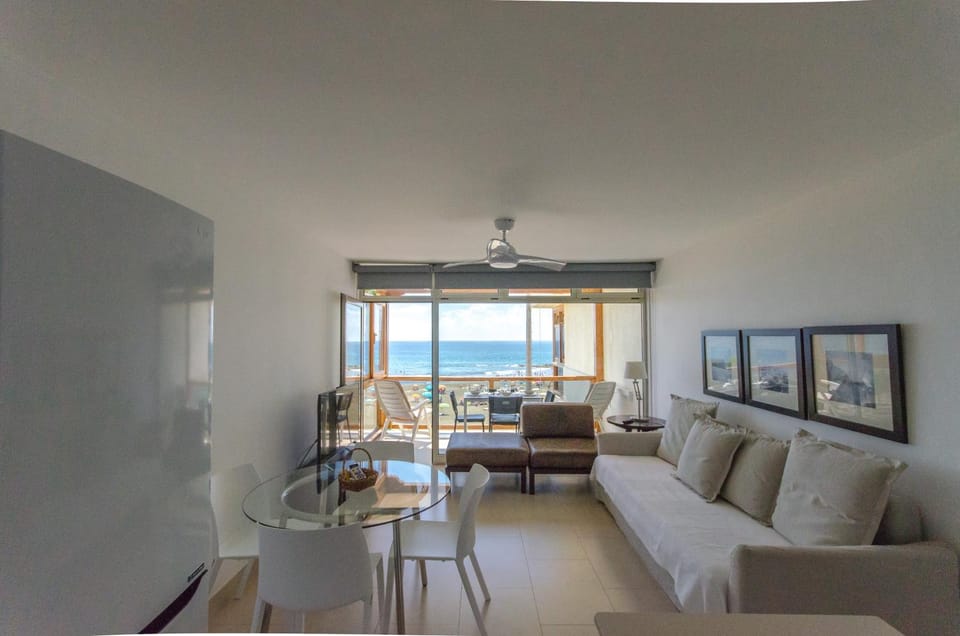 Living room, Sea view