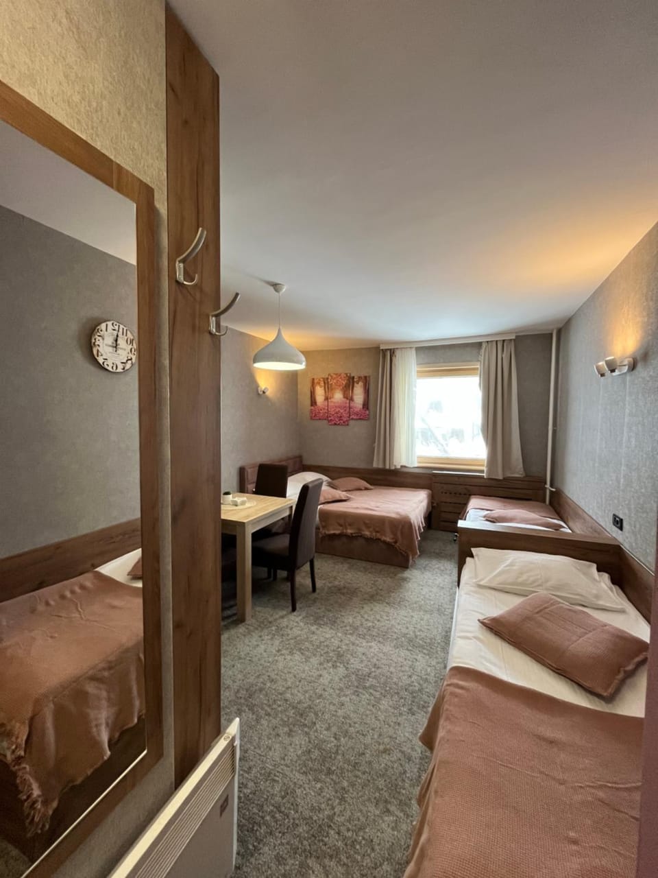 Bed, Photo of the whole room