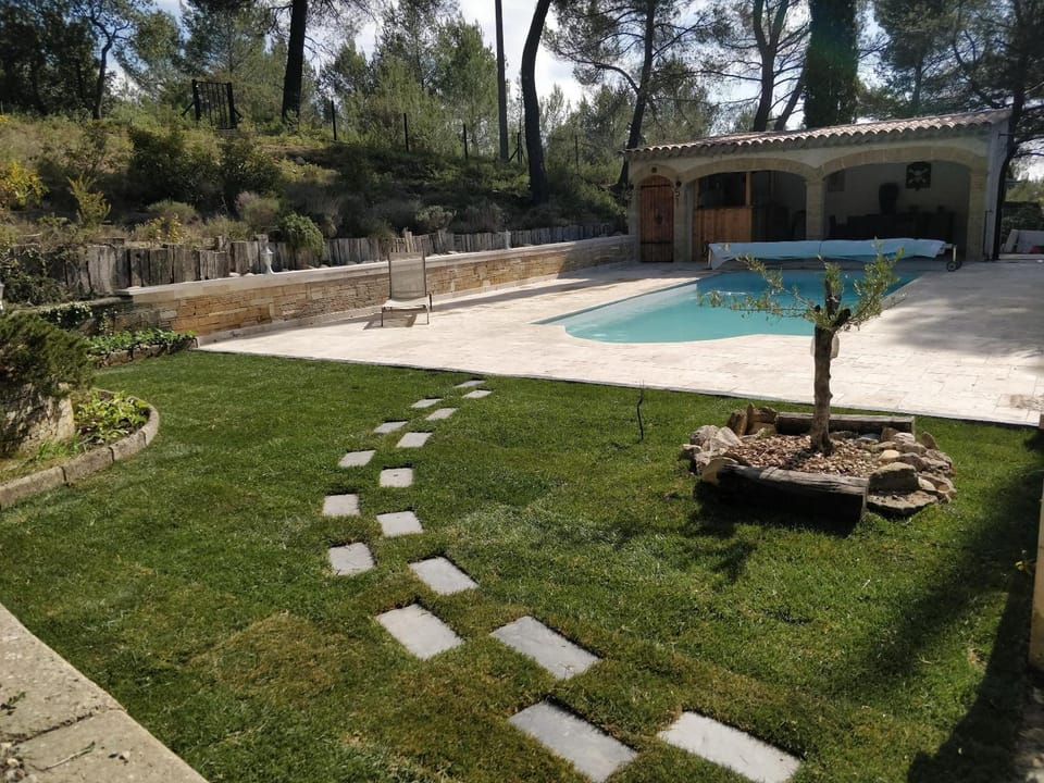 Villa Provençale Harmonie 8 Guest poolhouse Villa in Lambesc