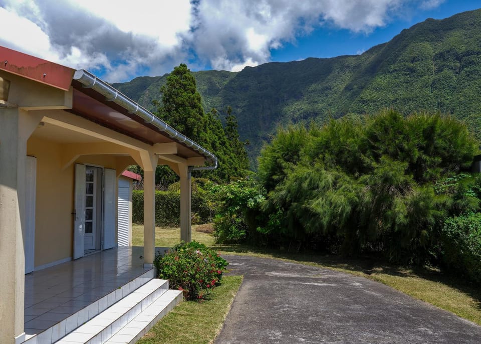 Property building, Day, Natural landscape, Mountain view