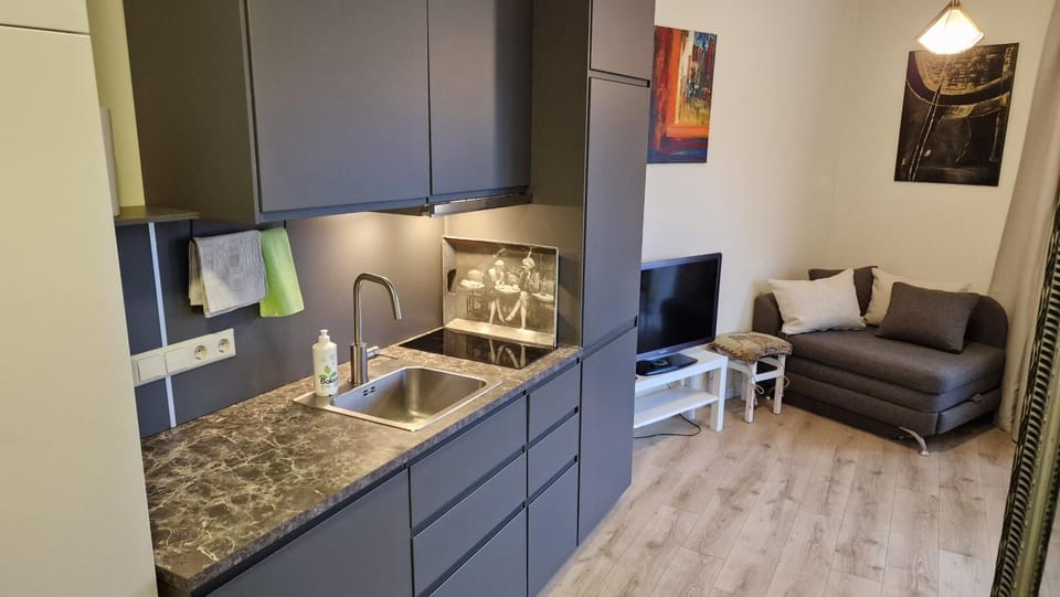Kitchen or kitchenette, Seating area
