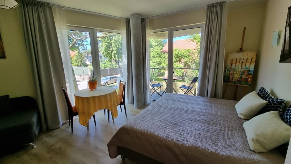 Bed, View (from property/room), Living room, Photo of the whole room, Seating area, Bedroom