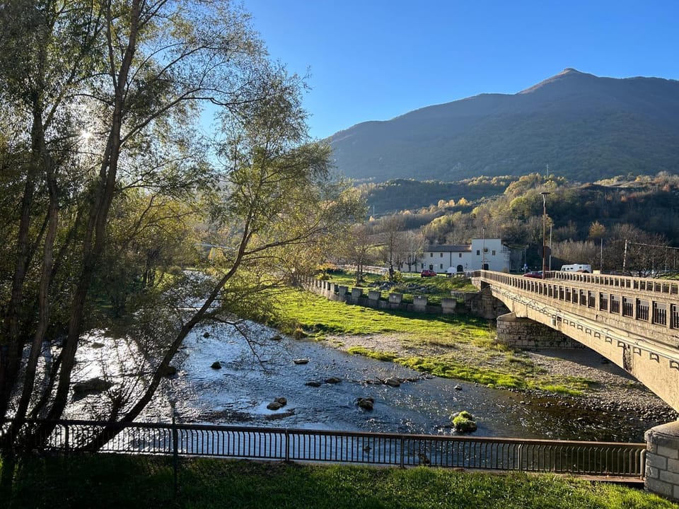 Nearby landmark, Mountain view, River view