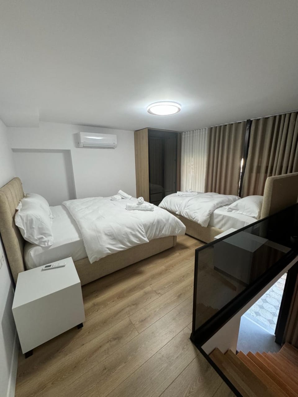 Bed, Photo of the whole room, Bedroom, air conditioner