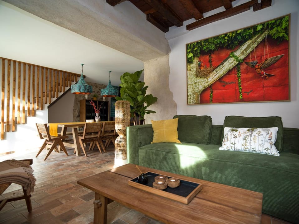 Living room, Seating area