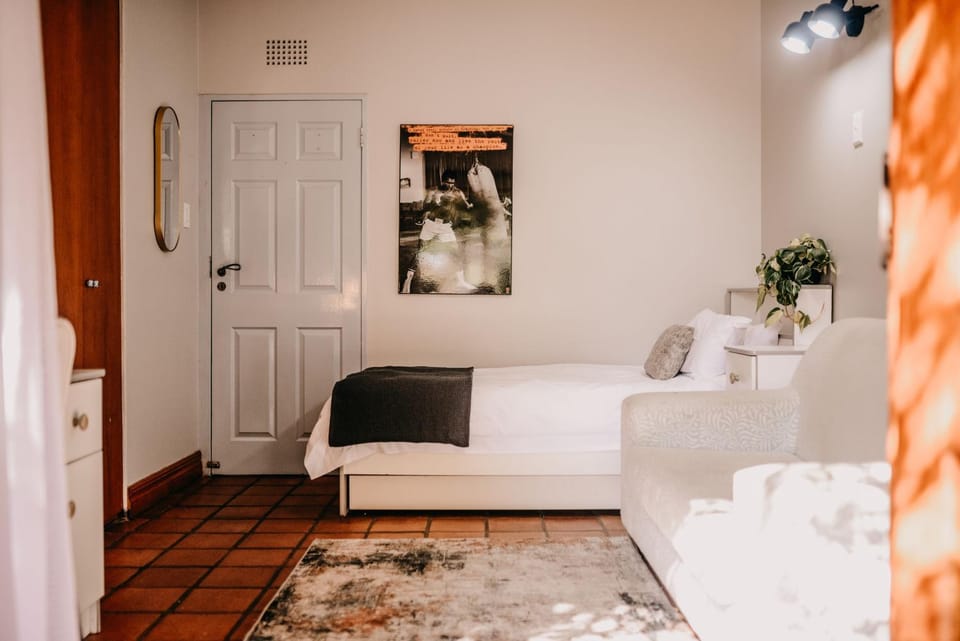 Bed, Living room