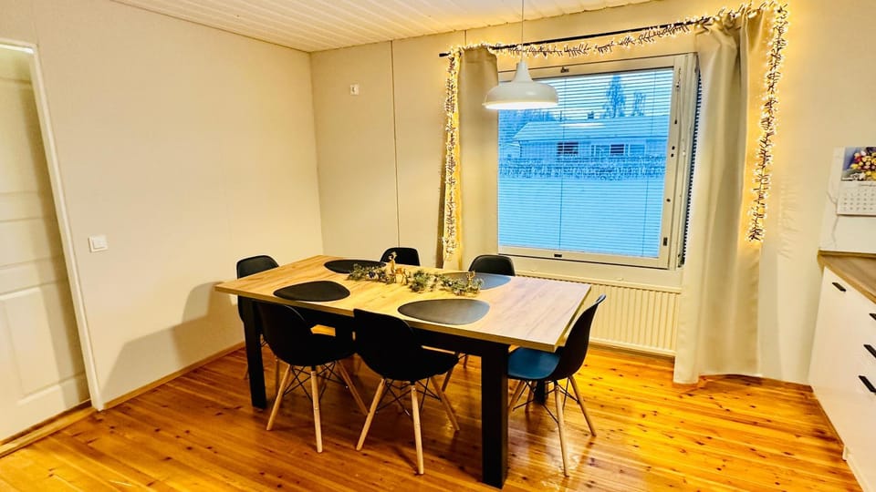 Dining area, kitchen