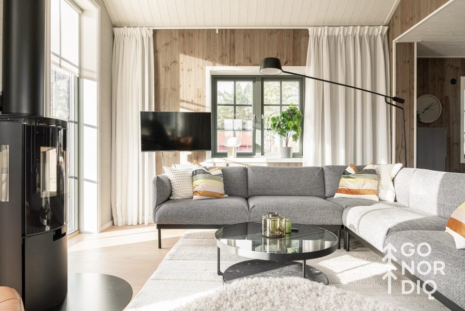 Communal lounge/ TV room, Living room, Seating area
