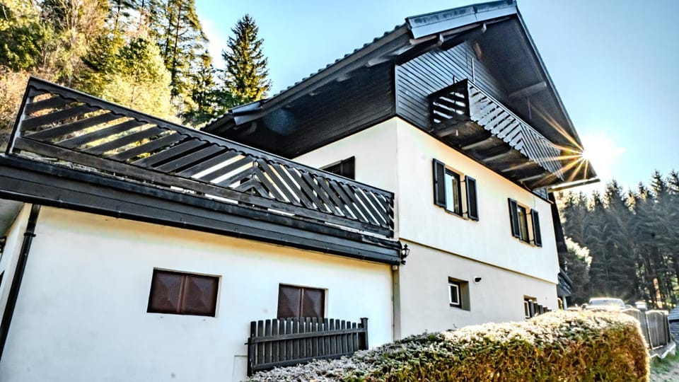 Property building, Natural landscape, Balcony/Terrace, Mountain view, Sunrise