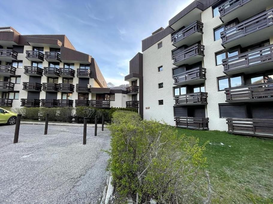 Serre Chevalier Chantemerle Vue Montagne Apartment in Saint-Chaffrey