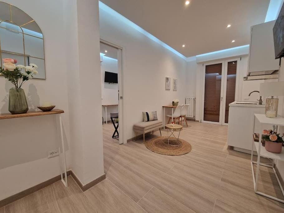 TV and multimedia, Kitchen or kitchenette, Living room