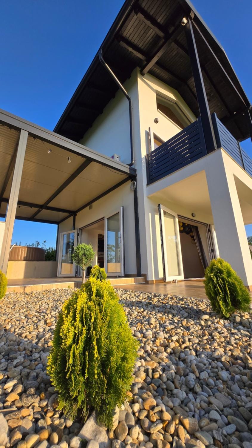 Property building, Day