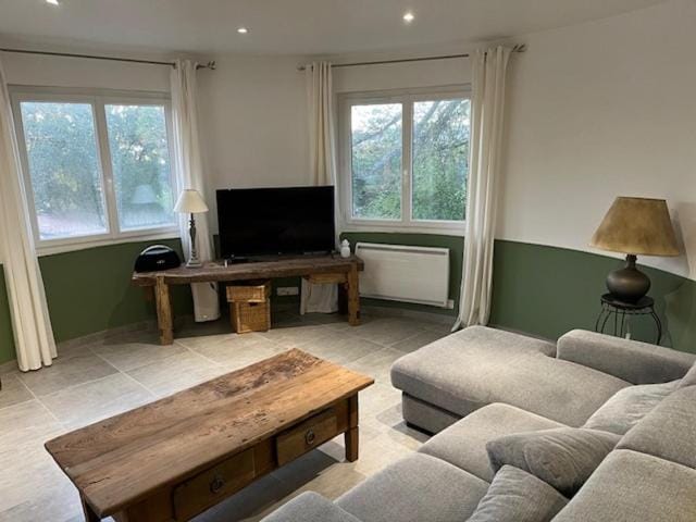 Communal lounge/ TV room, TV and multimedia, Living room, Seating area
