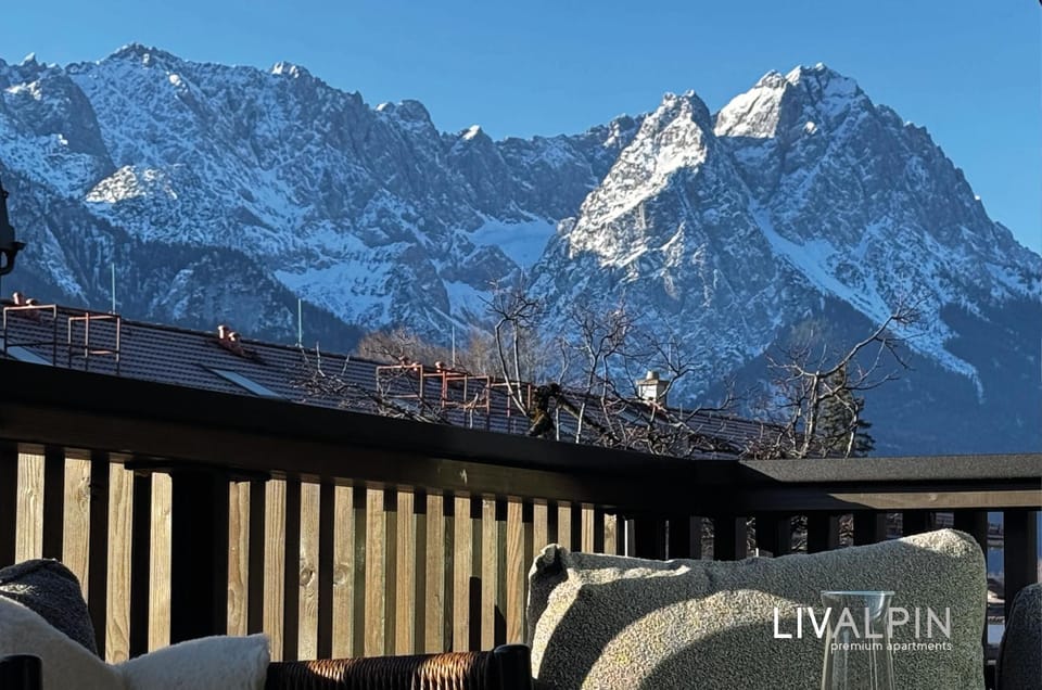 Nearby landmark, Natural landscape, Winter, Mountain view