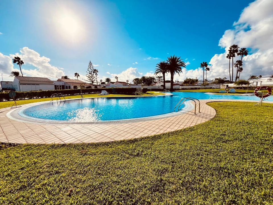 Spring, Day, Natural landscape, Garden, Pool view, Swimming pool, sunbed