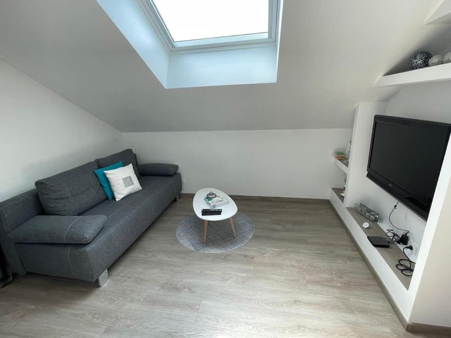 TV and multimedia, Seating area