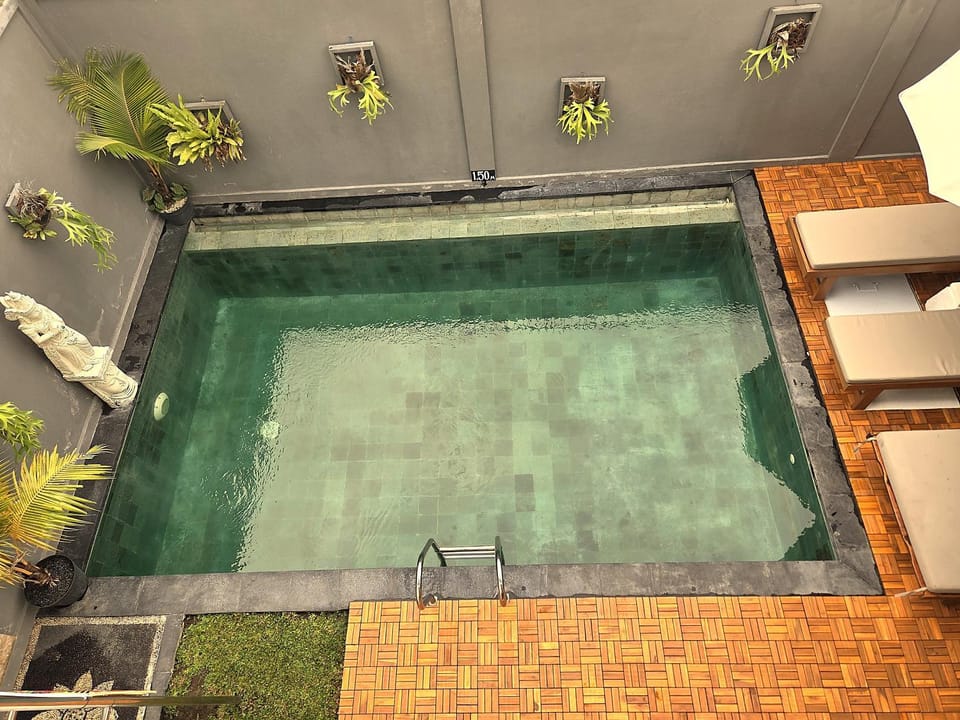 Pool view, Swimming pool