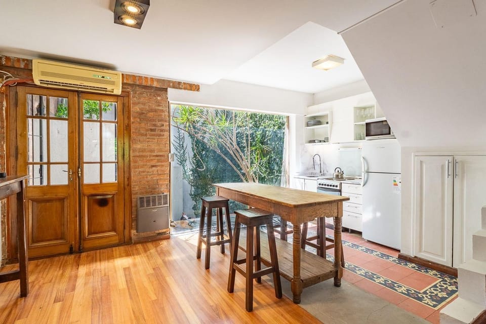 Ideal Families Private Terrace, BBQ & Jacuzzi! House in Buenos Aires