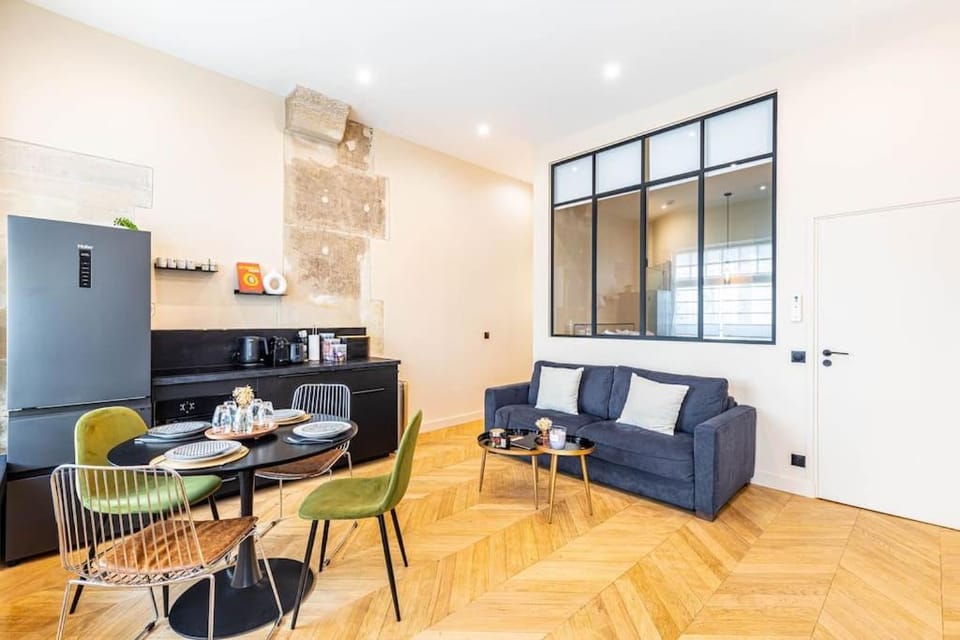 Kitchen or kitchenette, Living room