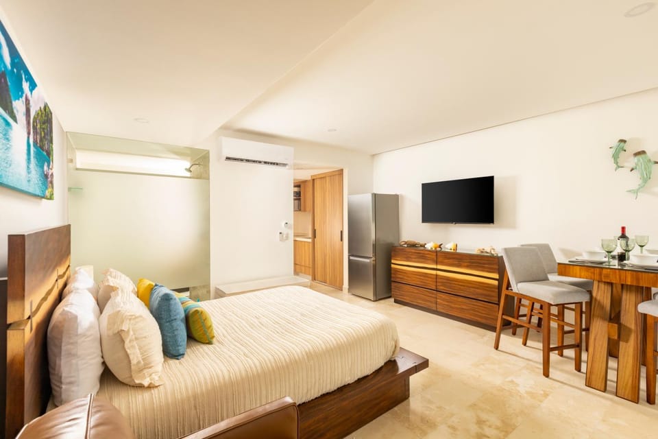 Bed, TV and multimedia, Bedroom, wardrobe