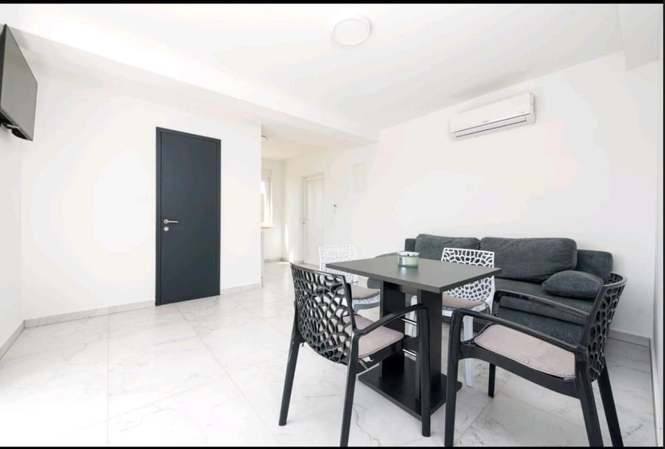Royal Apartments Apartment in Zadar County