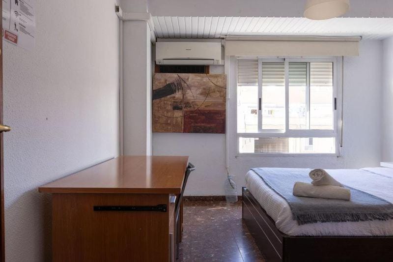 Bed, Photo of the whole room, Bedroom, air conditioner