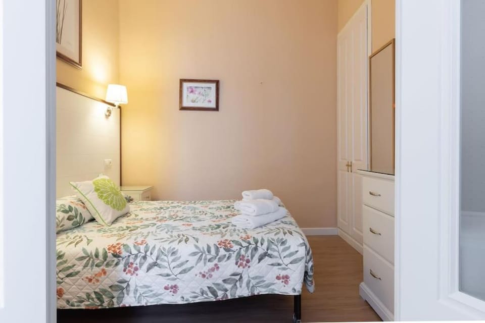 Bed, Photo of the whole room, Bedroom, towels, wardrobe