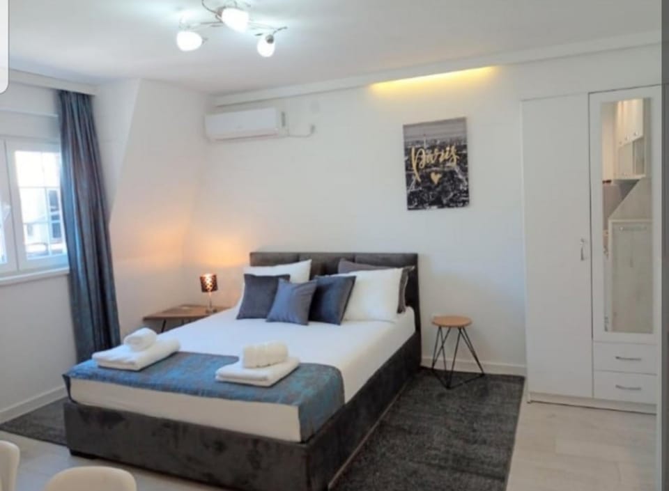 Rose City Centre Apartment Apartment in Belgrade
